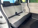 後部座席も気になるようなキズ・汚れやへたり等、大きなダメージはなく、良好な状態です。