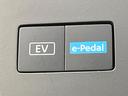 ｅ－パワー　ハイウェイスターＶ　純正１２．３型ナビ　全周囲カメラ　デジタルインナーミラー　プロパイロット　ハンズフリー機能付両側電動ドア　シートヒーター　ステアリングヒーター　２トーンカラー　リアオートエアコン　ＬＥＤヘッド＆フォグ（68枚目）