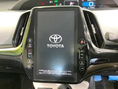 【純正１１．６型ナビ】人気の純正ナビを装備しております。ナビの使いやすさはもちろん、オーディオ機能も充実！キャンプや旅行はもちろん、通勤や買い物など普段のドライブも楽しくなるはず♪ 4