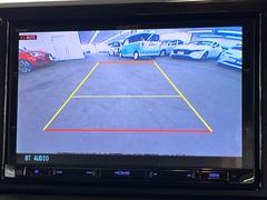 【バックカメラ】駐車時に後方がリアルタイム映像で確認できます。大型商業施設や立体駐車場での駐車時や、夜間のバック時に大活躍！運転スキルに関わらず、今や必須となった装備のひとつです！ 5