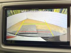 【バックカメラ】駐車時に後方がリアルタイム映像で確認できます。大型商業施設や立体駐車場での駐車時や、夜間のバック時に大活躍！運転スキルに関わらず、今や必須となった装備のひとつです！ 5