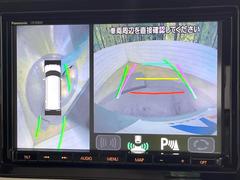 【両側パワースライドドア】スマートキーや運転席のスイッチで後席両側スライドドアの開閉が可能♪電動だから力を入れてドアを開ける必要が無く、小さなお子様でも簡単に開け閉めでき快適です♪ 5