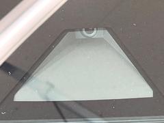 【トヨタセーフティセンス】走行中に前方の車両等を認識し、衝突しそうな時は警報とブレーキで衝突回避と被害軽減をアシスト。より安全にドライブをお楽しみいただけます。 3