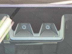 【スマートアシスト】走行中に前方の車両等を認識し、衝突しそうな時は警報とブレーキで衝突回避と被害軽減をアシスト。より安全にドライブをお楽しみいただけます。 6