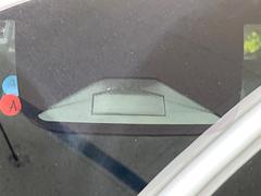 【ホンダセンシング】走行中に前方の車両等を認識し、衝突しそうな時は警報とブレーキで衝突回避と被害軽減をアシスト。より安全にドライブをお楽しみいただけます。 3