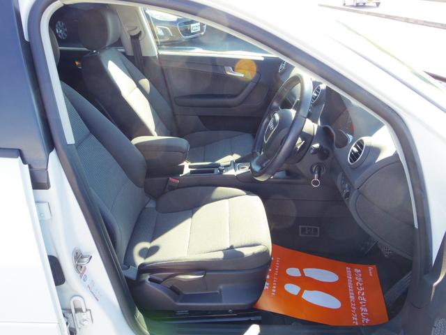 スポーツバック1.8TFSI ターボ車 HDDナビ DVD再生機能 純正アルミ ETC スペアキー 取り扱い説明書付き 電動格納ミラー デュアルオートエアコン(13枚目)