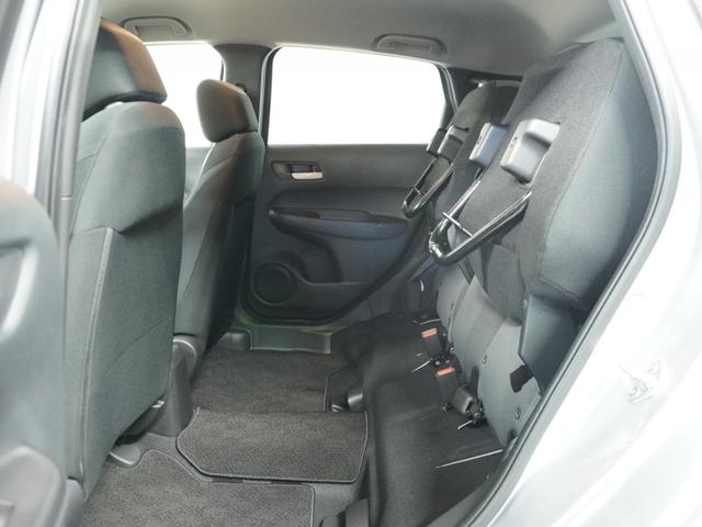 フィット ベーシック 純正CDチューナー/ETC車載器/スマートキー/盗難防止装置/横滑り制御装置/両席SRSエアバッグ/ABS/電動格納式ドアミラー/チップアップシート/パワーウインドウ/サイド&サイドカーテンエアバッグ(11枚目)