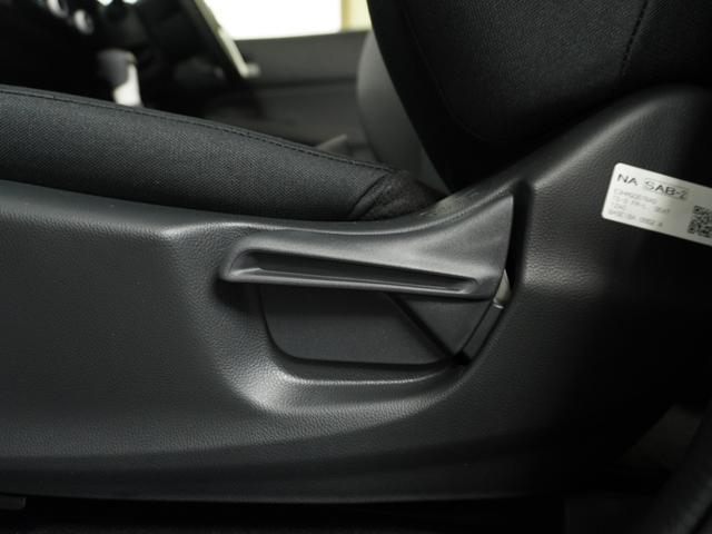 フィット ベーシック 純正CDチューナー/ETC車載器/スマートキー/盗難防止装置/横滑り制御装置/両席SRSエアバッグ/ABS/電動格納式ドアミラー/チップアップシート/パワーウインドウ/サイド&サイドカーテンエアバッグ(19枚目)