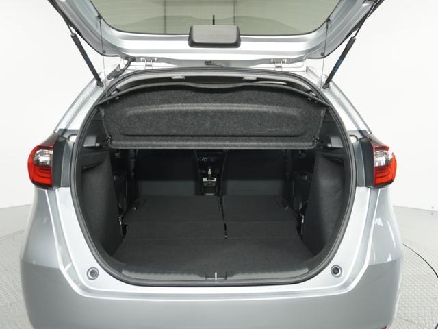 フィット ベーシック 純正CDチューナー/ETC車載器/スマートキー/盗難防止装置/横滑り制御装置/両席SRSエアバッグ/ABS/電動格納式ドアミラー/チップアップシート/パワーウインドウ/サイド&サイドカーテンエアバッグ(29枚目)