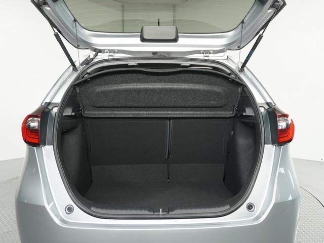 フィット ベーシック 純正CDチューナー/ETC車載器/スマートキー/盗難防止装置/横滑り制御装置/両席SRSエアバッグ/ABS/電動格納式ドアミラー/チップアップシート/パワーウインドウ/サイド&サイドカーテンエアバッグ(30枚目)