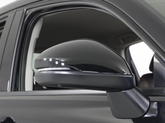 ���h�A�~���[�E�C���J�[���h�A�~���[�ɃE�C���J�[�𑕔����Ă��܂��B�Ό��ԂɎ��g�̐i�s���������}�����S�ɉ^�]�ł��܂��B