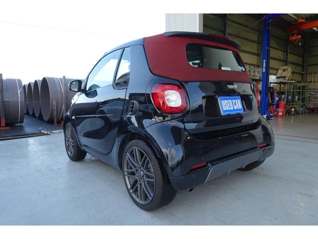 スマートフォーツーカブリオ BRABUS スポーツ ストラーダナビTV バックカメラ ブラックレザーシート シートヒーター レッドソフトトップ ETC クルーズコントロール 純正アルミホイール キーレス 保証書 取説(5枚目)