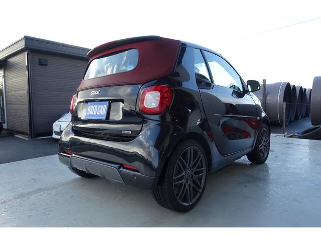 スマートフォーツーカブリオ BRABUS スポーツ ストラーダナビTV バックカメラ ブラックレザーシート シートヒーター レッドソフトトップ ETC クルーズコントロール 純正アルミホイール キーレス 保証書 取説(7枚目)