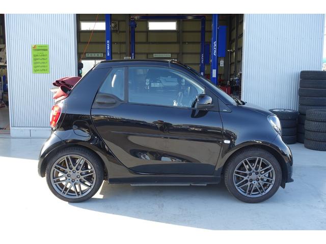 スマートフォーツーカブリオ BRABUS スポーツ ストラーダナビTV バックカメラ ブラックレザーシート シートヒーター レッドソフトトップ ETC クルーズコントロール 純正アルミホイール キーレス 保証書 取説(18枚目)