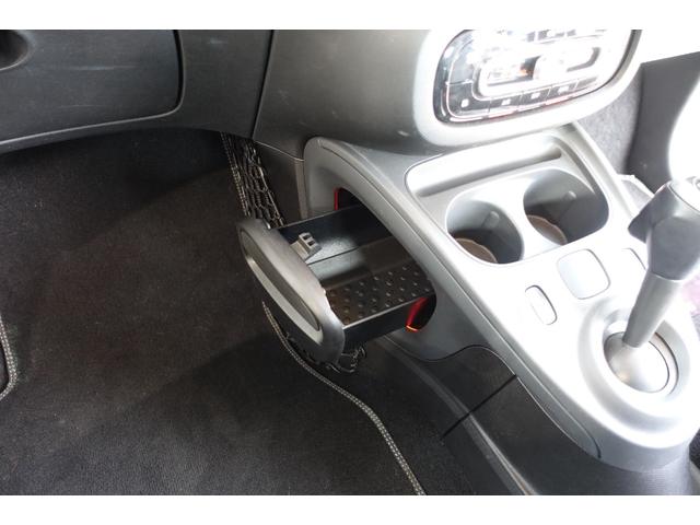 スマートフォーツーカブリオ BRABUS スポーツ ストラーダナビTV バックカメラ ブラックレザーシート シートヒーター レッドソフトトップ ETC クルーズコントロール 純正アルミホイール キーレス 保証書 取説(43枚目)