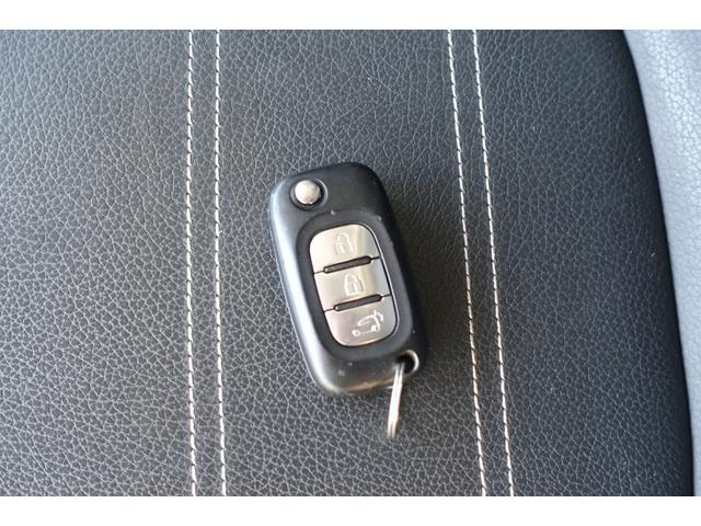 スマートフォーツーカブリオ BRABUS スポーツ ストラーダナビTV バックカメラ ブラックレザーシート シートヒーター レッドソフトトップ ETC クルーズコントロール 純正アルミホイール キーレス 保証書 取説(51枚目)