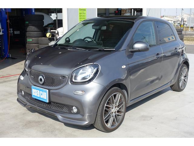 スマートフォーフォー ＢＲＡＢＵＳ　エクスクルーシブ　ブラックレザーシート　シートヒーター　パナソニック製ナビＴＶ　バックカメラ　ＥＴＣ　パノラマルーフ　パドルシフト　キーレス　純正１７インチアルミホイール　保証書　取説（4枚目）