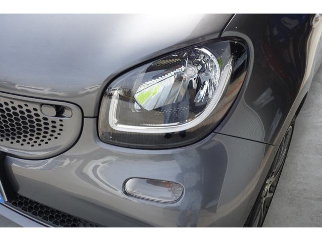 スマートフォーフォー ＢＲＡＢＵＳ　エクスクルーシブ　ブラックレザーシート　シートヒーター　パナソニック製ナビＴＶ　バックカメラ　ＥＴＣ　パノラマルーフ　パドルシフト　キーレス　純正１７インチアルミホイール　保証書　取説（11枚目）