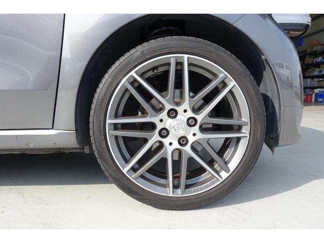 スマートフォーフォー ＢＲＡＢＵＳ　エクスクルーシブ　ブラックレザーシート　シートヒーター　パナソニック製ナビＴＶ　バックカメラ　ＥＴＣ　パノラマルーフ　パドルシフト　キーレス　純正１７インチアルミホイール　保証書　取説（16枚目）