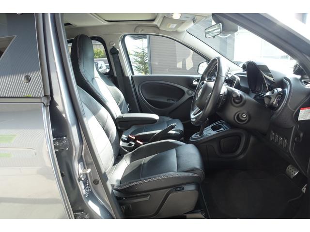 スマートフォーフォー ＢＲＡＢＵＳ　エクスクルーシブ　ブラックレザーシート　シートヒーター　パナソニック製ナビＴＶ　バックカメラ　ＥＴＣ　パノラマルーフ　パドルシフト　キーレス　純正１７インチアルミホイール　保証書　取説（20枚目）