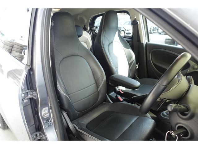 スマートフォーフォー ＢＲＡＢＵＳ　エクスクルーシブ　ブラックレザーシート　シートヒーター　パナソニック製ナビＴＶ　バックカメラ　ＥＴＣ　パノラマルーフ　パドルシフト　キーレス　純正１７インチアルミホイール　保証書　取説（21枚目）