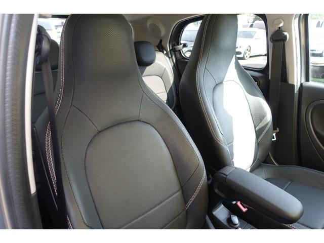 スマートフォーフォー ＢＲＡＢＵＳ　エクスクルーシブ　ブラックレザーシート　シートヒーター　パナソニック製ナビＴＶ　バックカメラ　ＥＴＣ　パノラマルーフ　パドルシフト　キーレス　純正１７インチアルミホイール　保証書　取説（22枚目）