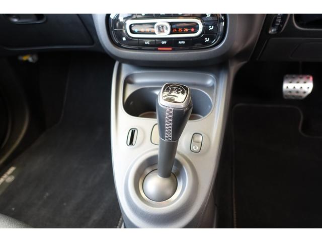 スマートフォーフォー ＢＲＡＢＵＳ　エクスクルーシブ　ブラックレザーシート　シートヒーター　パナソニック製ナビＴＶ　バックカメラ　ＥＴＣ　パノラマルーフ　パドルシフト　キーレス　純正１７インチアルミホイール　保証書　取説（28枚目）