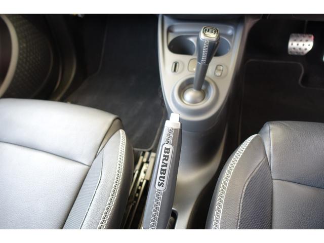 スマートフォーフォー ＢＲＡＢＵＳ　エクスクルーシブ　ブラックレザーシート　シートヒーター　パナソニック製ナビＴＶ　バックカメラ　ＥＴＣ　パノラマルーフ　パドルシフト　キーレス　純正１７インチアルミホイール　保証書　取説（29枚目）