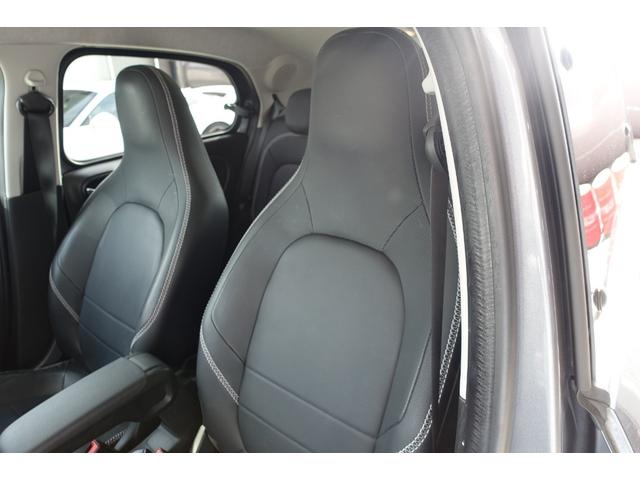 スマートフォーフォー ＢＲＡＢＵＳ　エクスクルーシブ　ブラックレザーシート　シートヒーター　パナソニック製ナビＴＶ　バックカメラ　ＥＴＣ　パノラマルーフ　パドルシフト　キーレス　純正１７インチアルミホイール　保証書　取説（33枚目）