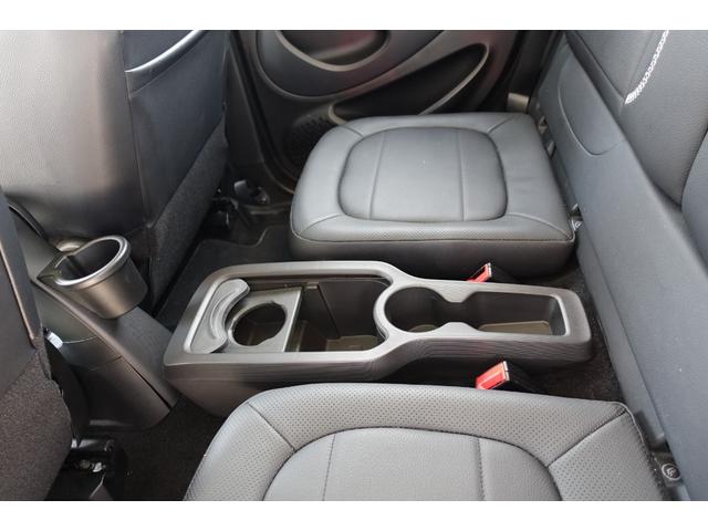 スマートフォーフォー ＢＲＡＢＵＳ　エクスクルーシブ　ブラックレザーシート　シートヒーター　パナソニック製ナビＴＶ　バックカメラ　ＥＴＣ　パノラマルーフ　パドルシフト　キーレス　純正１７インチアルミホイール　保証書　取説（39枚目）