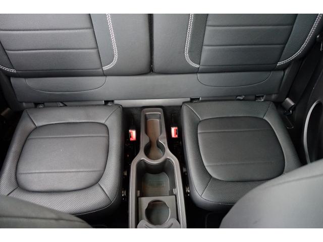 スマートフォーフォー ＢＲＡＢＵＳ　エクスクルーシブ　ブラックレザーシート　シートヒーター　パナソニック製ナビＴＶ　バックカメラ　ＥＴＣ　パノラマルーフ　パドルシフト　キーレス　純正１７インチアルミホイール　保証書　取説（52枚目）