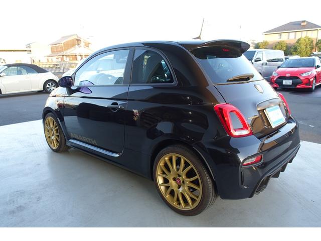 アバルト595 スコルピオーネオーロ 左ハンドル 5MT レコードモンツァマフラー Beats ハーフレザーシート デジタルインナーミラー CarPlay バックカメラ ETC キーレス スペアキー 保証書 取説(8枚目)