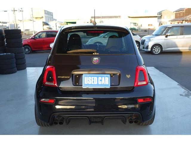 アバルト595 スコルピオーネオーロ 左ハンドル 5MT レコードモンツァマフラー Beats ハーフレザーシート デジタルインナーミラー CarPlay バックカメラ ETC キーレス スペアキー 保証書 取説(9枚目)