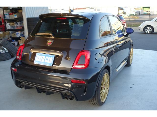 アバルト595 スコルピオーネオーロ 左ハンドル 5MT レコードモンツァマフラー Beats ハーフレザーシート デジタルインナーミラー CarPlay バックカメラ ETC キーレス スペアキー 保証書 取説(10枚目)