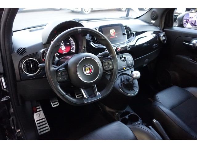 アバルト595 スコルピオーネオーロ 左ハンドル 5MT レコードモンツァマフラー Beats ハーフレザーシート デジタルインナーミラー CarPlay バックカメラ ETC キーレス スペアキー 保証書 取説(30枚目)