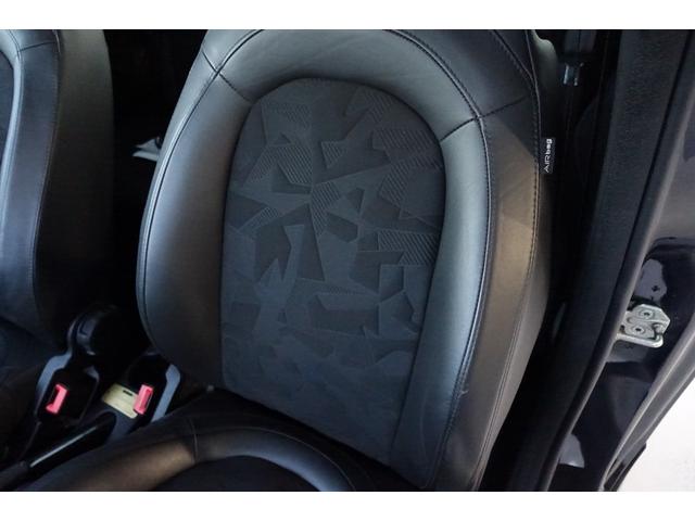 アバルト595 スコルピオーネオーロ 左ハンドル 5MT レコードモンツァマフラー Beats ハーフレザーシート デジタルインナーミラー CarPlay バックカメラ ETC キーレス スペアキー 保証書 取説(33枚目)