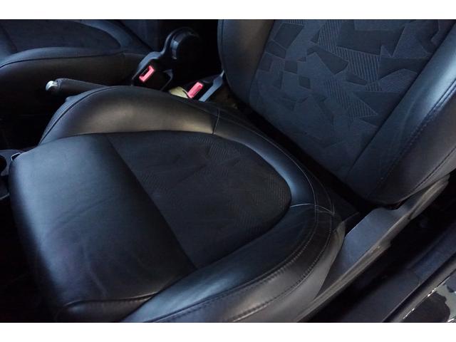 アバルト595 スコルピオーネオーロ 左ハンドル 5MT レコードモンツァマフラー Beats ハーフレザーシート デジタルインナーミラー CarPlay バックカメラ ETC キーレス スペアキー 保証書 取説(34枚目)