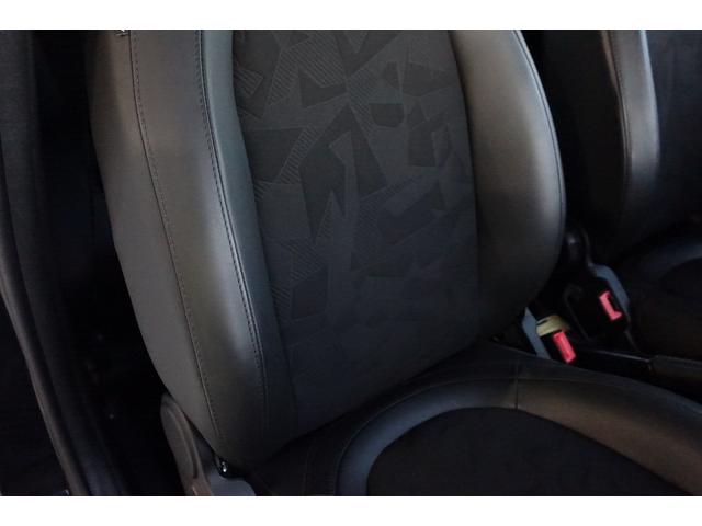 アバルト595 スコルピオーネオーロ 左ハンドル 5MT レコードモンツァマフラー Beats ハーフレザーシート デジタルインナーミラー CarPlay バックカメラ ETC キーレス スペアキー 保証書 取説(48枚目)