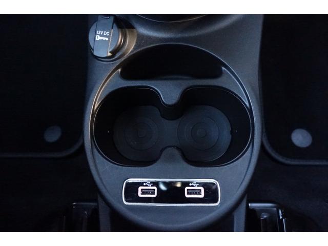 アバルト595 スコルピオーネオーロ 左ハンドル 5MT レコードモンツァマフラー Beats ハーフレザーシート デジタルインナーミラー CarPlay バックカメラ ETC キーレス スペアキー 保証書 取説(58枚目)