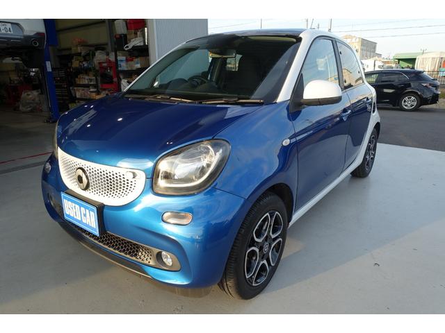 スマートフォーフォー プライム　ブラックレザーシート　パノラマルーフ　キーレス２本　Ｂｌｕｅｔｏｏｔｈ対応オーディオ　シートヒーター　衝突軽減ブレーキ　クルーズコントロール　純正アルミホイール（3枚目）