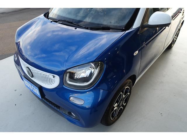 スマートフォーフォー プライム　ブラックレザーシート　パノラマルーフ　キーレス２本　Ｂｌｕｅｔｏｏｔｈ対応オーディオ　シートヒーター　衝突軽減ブレーキ　クルーズコントロール　純正アルミホイール（11枚目）