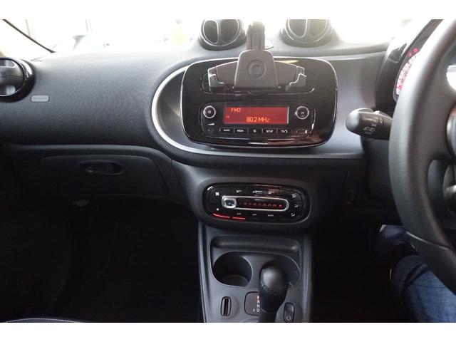 スマートフォーフォー プライム　ブラックレザーシート　パノラマルーフ　キーレス２本　Ｂｌｕｅｔｏｏｔｈ対応オーディオ　シートヒーター　衝突軽減ブレーキ　クルーズコントロール　純正アルミホイール（27枚目）