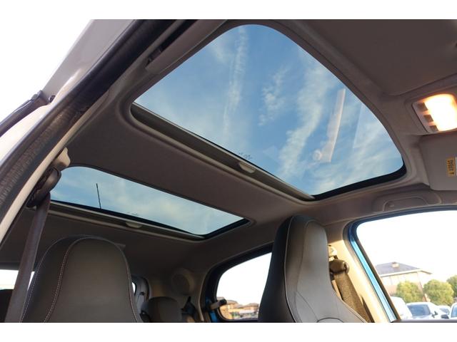 スマートフォーフォー プライム　ブラックレザーシート　パノラマルーフ　キーレス２本　Ｂｌｕｅｔｏｏｔｈ対応オーディオ　シートヒーター　衝突軽減ブレーキ　クルーズコントロール　純正アルミホイール（35枚目）