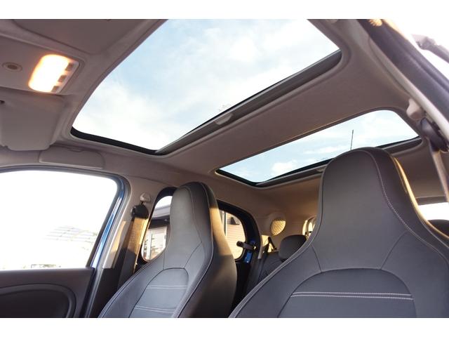 スマートフォーフォー プライム　ブラックレザーシート　パノラマルーフ　キーレス２本　Ｂｌｕｅｔｏｏｔｈ対応オーディオ　シートヒーター　衝突軽減ブレーキ　クルーズコントロール　純正アルミホイール（44枚目）