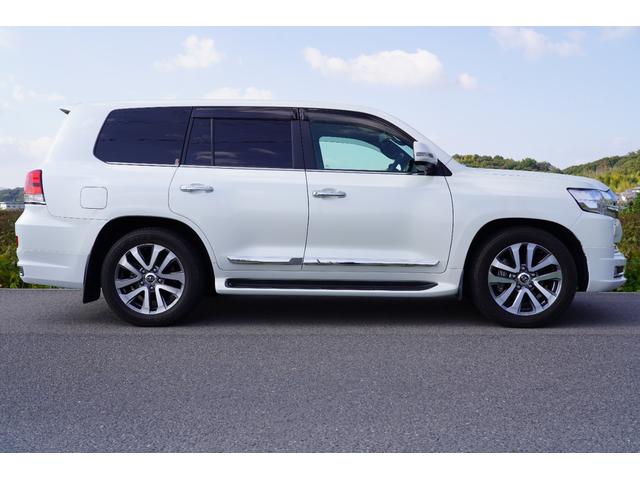 ランドクルーザー ZX ワンオーナー!!屋内保管車両!!茶本革・サンルーフ・後席モニター・シートベンチレーション・シートヒーター(4枚目)