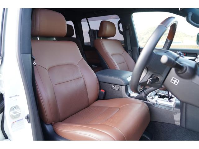 ランドクルーザー ZX ワンオーナー!!屋内保管車両!!茶本革・サンルーフ・後席モニター・シートベンチレーション・シートヒーター(10枚目)