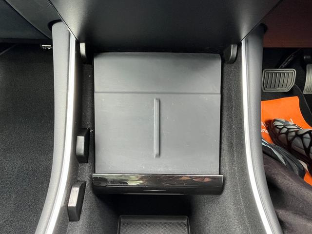 モデル3 スタンダードレンジプラス 法人ワンオーナー ガラスルーフ 電動リアゲート オートパイロット バックカメラ サイドカメラ シートヒーター左右 純正アルミ18インチ 禁煙車 LEDライト オートハイビーム ワイヤレス充電器(63枚目)