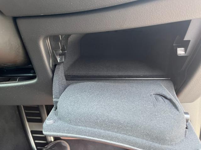 Ａ６ ４５ＴＦＳＩクワトロスポーツ　Ｓラインパッケージ　ブラックスタイリングパッケージ　サラウンドビューカメラ　ＡｐｐｌｅＣａｒｐｌａｙシートベンチレーション　シートヒーター　パークアシストプラス　ステンレスペダル　ＨＤマトリクスＬＥＤ（6枚目）