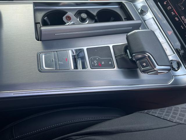 Ａ６ ４５ＴＦＳＩクワトロスポーツ　Ｓラインパッケージ　ブラックスタイリングパッケージ　サラウンドビューカメラ　ＡｐｐｌｅＣａｒｐｌａｙシートベンチレーション　シートヒーター　パークアシストプラス　ステンレスペダル　ＨＤマトリクスＬＥＤ（13枚目）