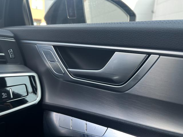Ａ６ ４５ＴＦＳＩクワトロスポーツ　Ｓラインパッケージ　ブラックスタイリングパッケージ　サラウンドビューカメラ　ＡｐｐｌｅＣａｒｐｌａｙシートベンチレーション　シートヒーター　パークアシストプラス　ステンレスペダル　ＨＤマトリクスＬＥＤ（14枚目）